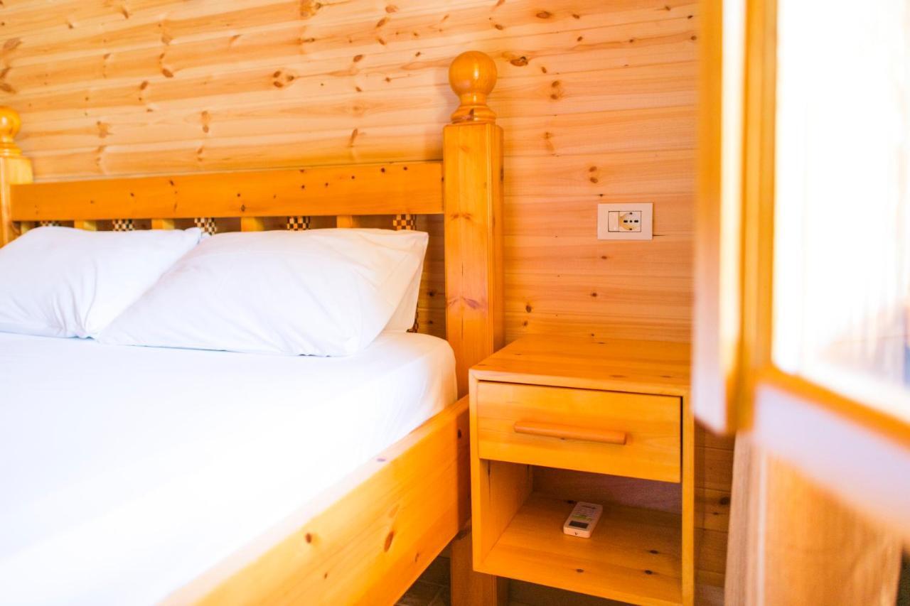 Nashos Camping Himare Fshat